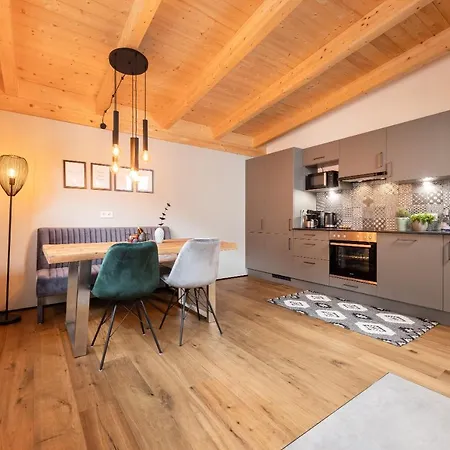 Fichtenlodge Stubaital * Нойштифт-им-Штубайталь